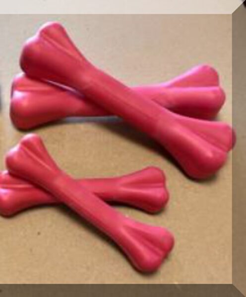 Gumijas kaula košļājamā rotaļlieta, sarkana